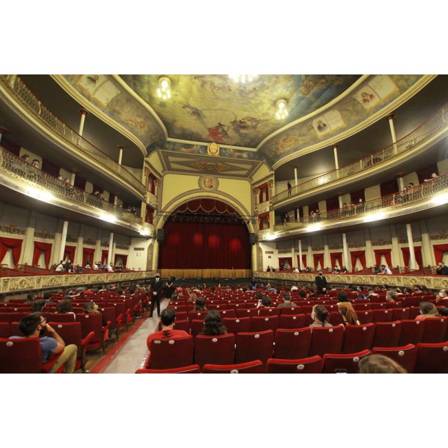 El Plan de la Mariposa inauguró la temporada 2021 del Coliseo Podestá con “Estado de Enlace”