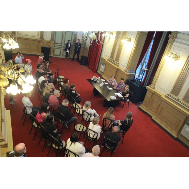 Se presentó el libro “Teatro Municipal Coliseo Podestá, en cuna de arena” y  se inauguró la puesta en valor de la Sala de Banderas