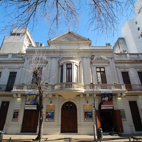 El Coliseo Podestá inaugura el Patio de la Memoria y los Artistas